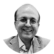 Expert Round Photo B&W - Devang Pandya