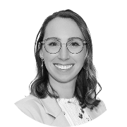 Expert Round Photo B&W - Caroline Caldwell
